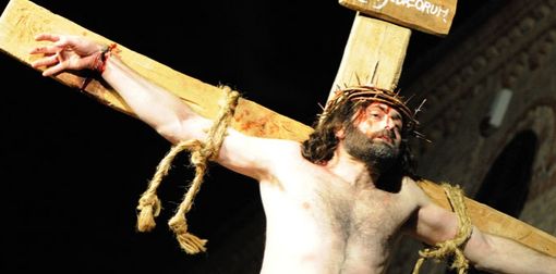 Oggi Venerdì Santo, la Via Crucis alle 21 con il vescovo di Asti Marco Prastaro Oggi Venerdì Santo, la Via Crucis alle 21 con il vescovo di Asti Marco Prastaro