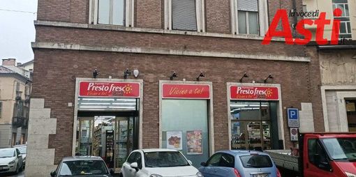 Si teme per la sorte di una gatta "intrappolata" sulla controsoffittatura di un market in centro