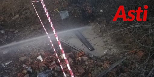 Vigili del fuoco ancora impegnati, da ieri pomeriggio, al campo nomadi di via Guerra Vigili del fuoco ancora impegnati, da ieri pomeriggio, al campo nomadi di via Guerra