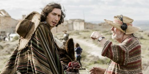 Adam Driver (a sinistra) e il regista Terry Gilliam sul set di "L'uomo che uccise don Chisciotte"