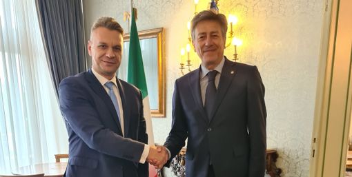 Visita ufficiale del Console Generale della Romania a Torino in Prefettura ad Asti Visita ufficiale del Console Generale della Romania a Torino in Prefettura ad Asti