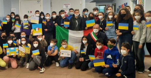 Oggi la prima campanella per Daniil e Vitalii, figli della famiglia ucraina arrivata a Montechiaro