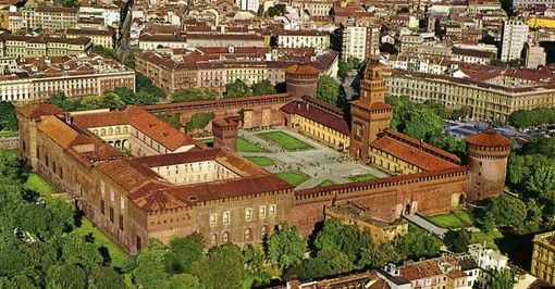 Una vista dall'alto dello splendido Castello Sforzesco