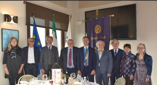 Il Gran bollito risorgimentale piemontese diventa un'arma contro la poliomielite grazie al Rotary Il Gran bollito risorgimentale piemontese diventa un'arma contro la poliomielite grazie al Rotary