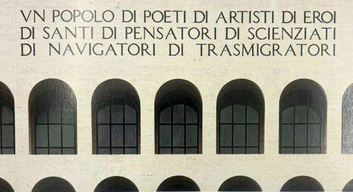 Italiani strana gente: viaggio tra poeti dimenticati e geni eccentrici Italiani strana gente: viaggio tra poeti dimenticati e geni eccentrici