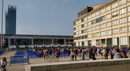 Lunghe file al Lingotto per i test di ammissione, la carica degli aspiranti medici: &quot;Siamo qui anche sulla spinta del Covid&quot; [FOTO]