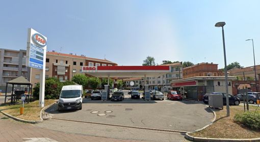 Il distributore dismesso di piazza Torino, ad Asti