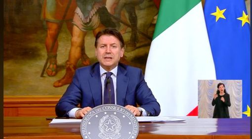Conte:"Misure restrittive prorogate fino al 3 maggio: dal 14 aprile aperti cartolibrerie e negozi per neonati"
