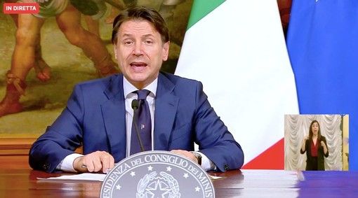 Coronavirus, ecco il Decreto Rilancio. Conte: "Testo da 55 miliardi, come due manovre economiche: soccorso, ma anche premessa per la ripresa" Coronavirus, ecco il Decreto Rilancio. Conte: "Testo da 55 miliardi, come due manovre economiche: soccorso, ma anche premessa per la ripresa"