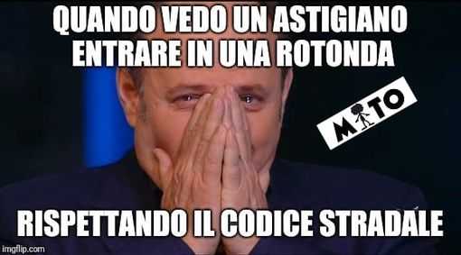 Investimenti pedonali/viabilità e l’ordinanza ‘anti pipì canina’ scatenano la fantasia del web astigiano