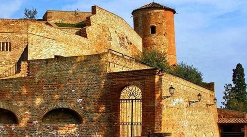 Una bella immagine del castello di Castelnuovo Calcea