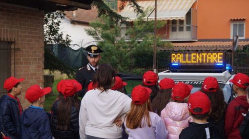Educazione alla legalità: i carabinieri di Canelli incontrano gli studenti dell'istituto G.B. Giuliani