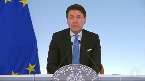 Da domani tutta Italia diventerà zona protetta. Il premier Conte: "Non c'è più tempo. Le nostre abitudini vanno cambiate ora" Da domani tutta Italia diventerà zona protetta. Il premier Conte: "Non c'è più tempo. Le nostre abitudini vanno cambiate ora"