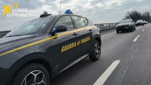 Maxi truffa a danno di anziane smantellata dalla Finanza: oltre 1.200 vittime in tutta Italia