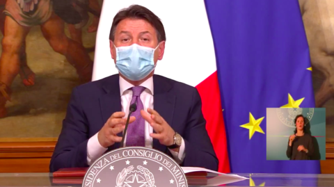 Varato il "Decreto Ristori", Conte: “Il contributo a fondo perduto arriverà in automatico sui conti correnti, importi raddoppiati rispetto a quelli previsti dal Decreto Rilancio” Varato il "Decreto Ristori", Conte: “Il contributo a fondo perduto arriverà in automatico sui conti correnti, importi raddoppiati rispetto a quelli previsti dal Decreto Rilancio”