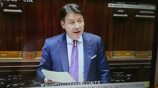 Conte alla Camera sul Decreto Rilancio: "Il peggio è alle spalle, dopo 3 mesi. Riaprire è un rischio calcolato, ma serve prudenza" Conte alla Camera sul Decreto Rilancio: "Il peggio è alle spalle, dopo 3 mesi. Riaprire è un rischio calcolato, ma serve prudenza"
