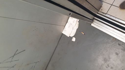 Polemiche sul Movicentro: "Incuria e sporcizia quotidianamente sotto gli occhi dei pendolari" (FOTO) Polemiche sul Movicentro: "Incuria e sporcizia quotidianamente sotto gli occhi dei pendolari" (FOTO)