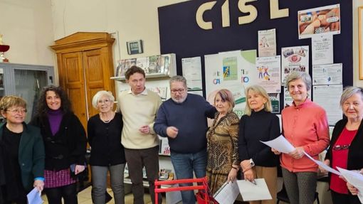 Anche la Cisl Alessandria Asti celebra le donne con Anteas. Una sedia rossa "vuota" per ricordare degli abusi Anche la Cisl Alessandria Asti celebra le donne con Anteas. Una sedia rossa "vuota" per ricordare degli abusi