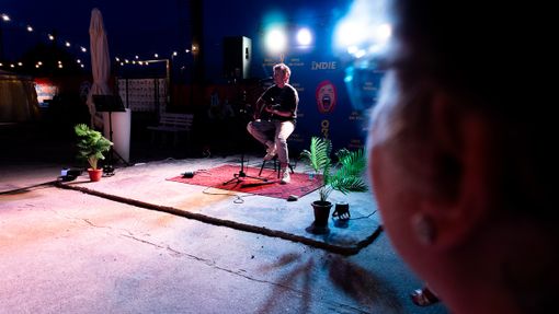 Stefano Albanese sul palco con Indieflash Stefano Albanese sul palco con Indieflash