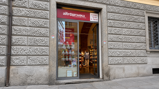 Sedici anni di commercio equo in via Cavour, una giornata di festa per la bottega Altromercato