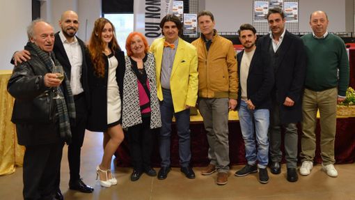 Alcuni attori con il sindaco Dimitri Tasso
