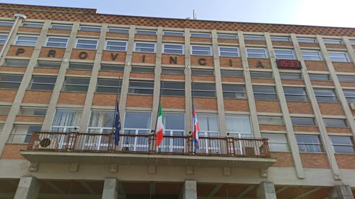 Bandiere a mezz'asta