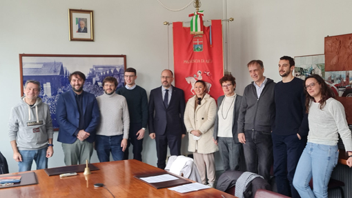 Foto di gruppo a margine della presentazione del progetto &quot;On my way&quot;