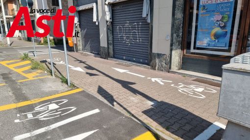 Ennesima 'puntata' nel tormentone della rotonda ciclabile di piazza I Maggio [GALLERIA FOTOGRAFICA]