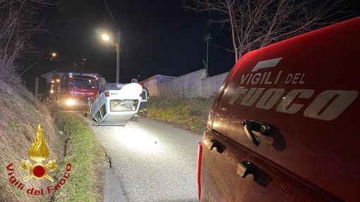 Incidente auto ribaltata a Mombercelli in via Costarossa