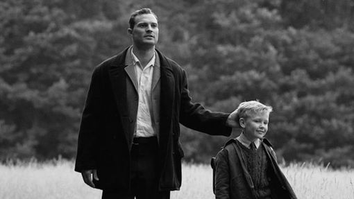 Alla Sala Pastrone di Asti doppia programmazione con 'Belfast' di Kenneth Branagh e 'Ennio' di Tornatore [TRAILER]