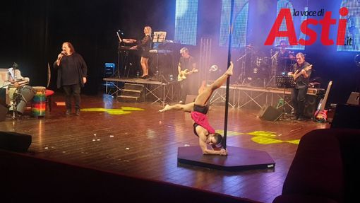 La magia del circo e le emozioni della voce di Danilo Amerio, ieri sera al Teatro Alfieri con &quot;Circus&quot;[FOTO E VIDEO]
