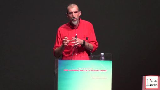 Ad Asti l'economista Giuseppe De Marzo autore del libro "Per amore della terra" Ad Asti l'economista Giuseppe De Marzo autore del libro "Per amore della terra"