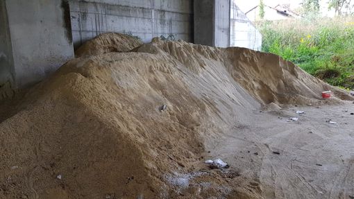 Chiuderà l'area sotto il cavalcavia Giolitti di Asti, &quot;centro&quot; di una grande discarica abusiva [Foto]
