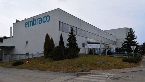 La fabbrica Embraco di Riva. Nuovi licenziamenti La fabbrica Embraco di Riva. Nuovi licenziamenti