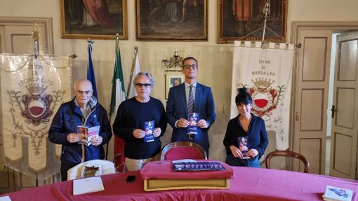 Da sinistra Beppe Prosio (curatore della stagione dialettale), Mario Nosengo (associazione Arte &amp; Tecnica), Andrea Giroldo (vicesindaco di Moncalvo) e Nadia Macis (Piemonte dal Vivo)