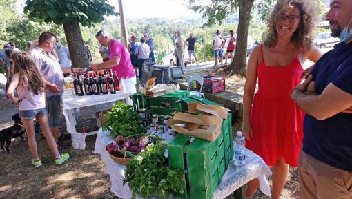 Una immagine d'archivio del mercatino della fiera di San Desiderio