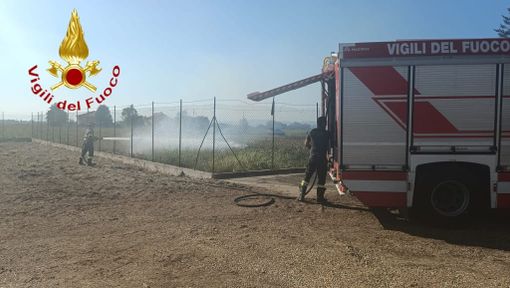 Villanova, nel pomeriggio ampio incendio di sterpaglie