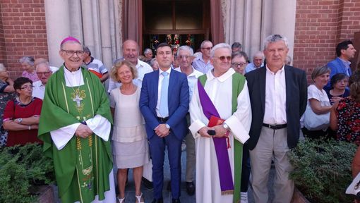 Il vescovo emerito Ravinale con i dirigenti Coldiretti