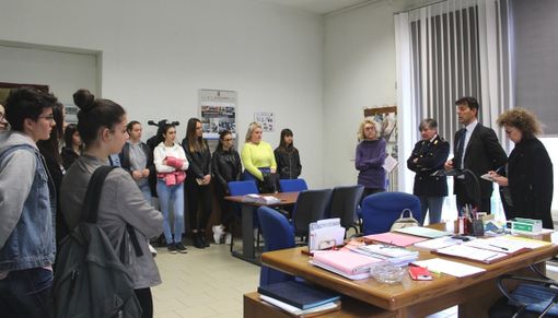 la 3C a colloquio con il capo della Mobile e i suoi collaboratori