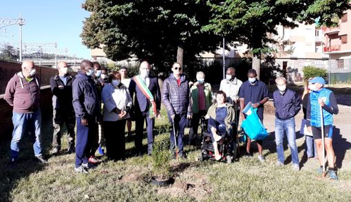 L'associazione Senegalo-Italiana di Asti 'adotta' il giardino di via Omedè L'associazione Senegalo-Italiana di Asti 'adotta' il giardino di via Omedè