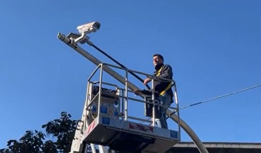 Due immagini tratte dalla diretta social del sindaco Rasero