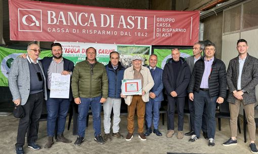 Consegnato il Premio Agrestino 2024 al veterinario Fausto Solito, 45 anni d’esperienza all’Asl AT Consegnato il Premio Agrestino 2024 al veterinario Fausto Solito, 45 anni d’esperienza all’Asl AT