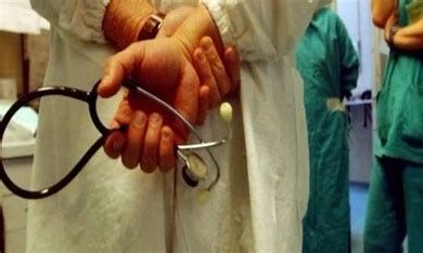 Sanità: "Il Piemonte non reintegri i medici no vax". Lo chiedono i consiglieri regionali Gallo e Valle (Pd) Sanità: "Il Piemonte non reintegri i medici no vax". Lo chiedono i consiglieri regionali Gallo e Valle (Pd)