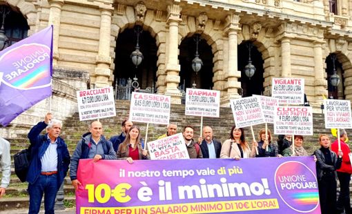 Il deposito della proposta di legge di Unione Popolare in Cassazione (foto Unione Popolare)