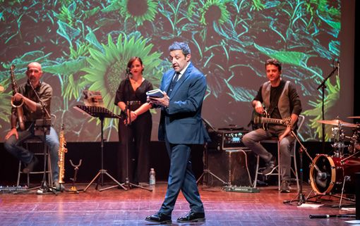 Questa sera Flavio Insinna racconta la sua felicità al Teatro Alfieri di Asti Questa sera Flavio Insinna racconta la sua felicità al Teatro Alfieri di Asti