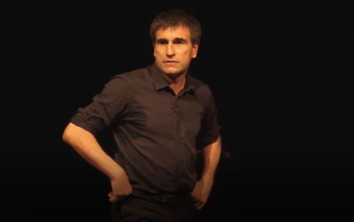 Continua la stagione teatrale a Moncalvo: sabato 25 settembre “Con le tue labbra senza dirlo”