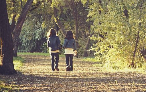Coronavirus, circolare del Ministero degli Interni: consentita la passeggiata genitore-figlio vicino a casa Coronavirus, circolare del Ministero degli Interni: consentita la passeggiata genitore-figlio vicino a casa
