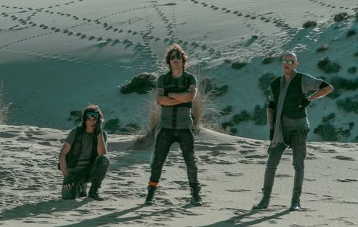 I Negrita in uno scatto nel backstage del video "Adios paranoia" (Immagine tratta dal sito internet della band)