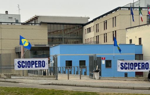 Medici e infermieri 'incrociano le braccia' per chiedere rispetto e valorizzazione Medici e infermieri 'incrociano le braccia' per chiedere rispetto e valorizzazione