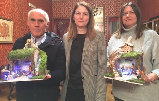 Il presepista Andrea Bruzzese con Anna Macchia e Anna Rabino Il presepista Andrea Bruzzese con Anna Macchia e Anna Rabino